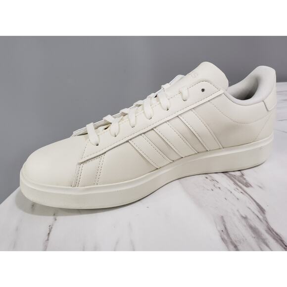 NEW ADIDAS JI0945 GRAND COURT‎ 2.0.-MENS SIZE 10.5 - OFF WHITE